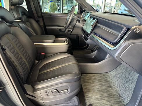 Used 2024 Rivian R1S Adventure AWD/4WD image 15