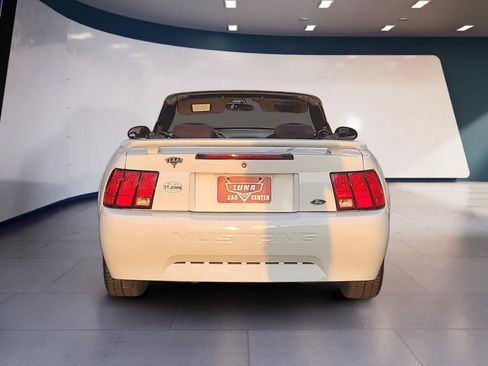 Used 2002 Ford Mustang Convertible RWD image 4