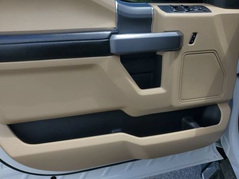 Used 2017 Ford F150 XLT w/ Equipment Group 302A Luxury AWD/4WD image 27
