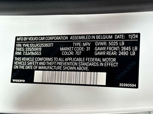 Used 2025 Volvo XC40 B5 Core w/ Protection Package Premier image 30