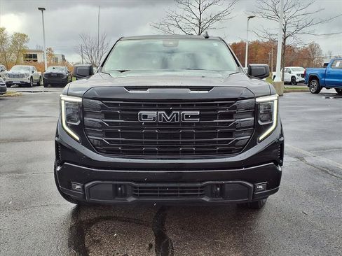 Certified 2022 GMC Sierra 1500 Elevation w/ LPO, Elevation Black Package image 30