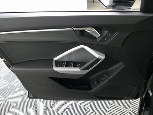 Used 2024 Audi Q3 2.0T Premium image 10