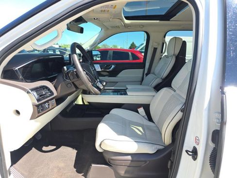 Used 2024 Lincoln Navigator Black Label AWD/4WD image 3
