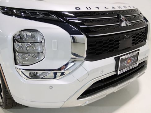 Used 2023 Mitsubishi Outlander SEL image 28