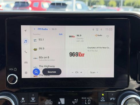 Used 2023 Toyota Highlander XLE FWD image 33