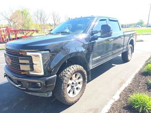 Used 2019 Ford F250 Platinum w/ Platinum Ultimate Package AWD/4WD image 1