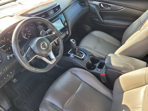 Used 2019 Nissan Rogue SV FWD image 10