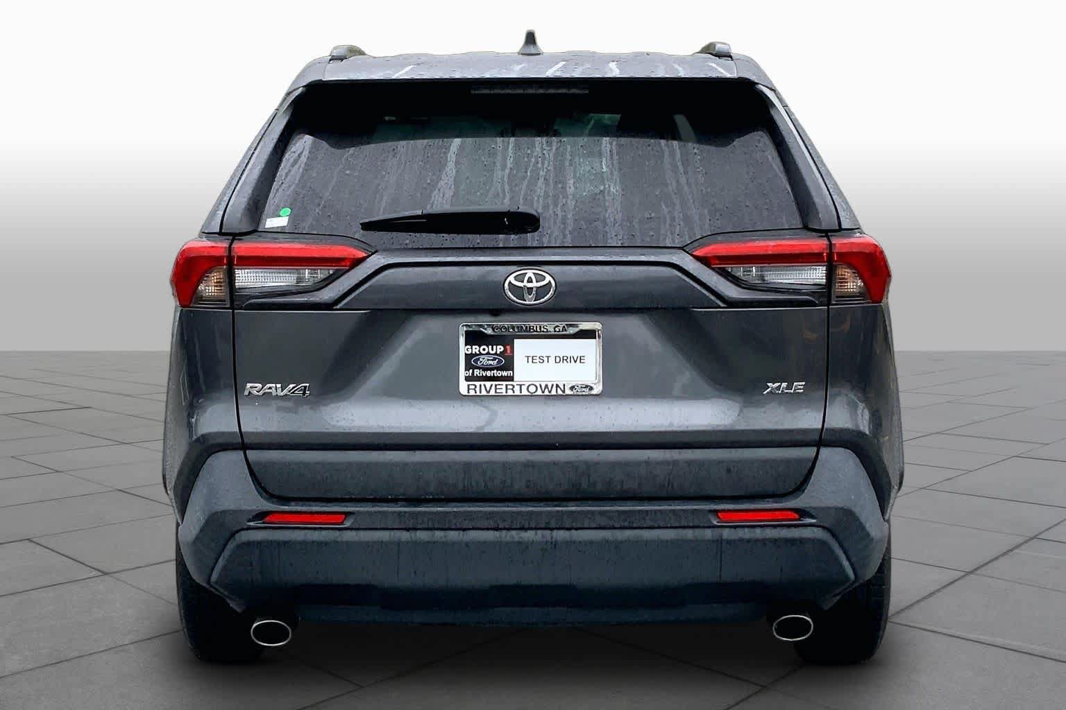 Used 2021 Toyota RAV4 XLE FWD image 5