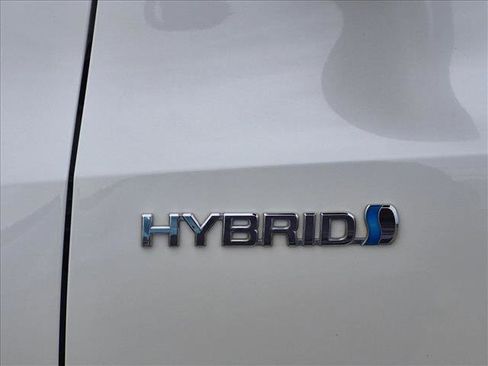 Used 2017 Toyota Highlander Limited AWD/4WD image 6