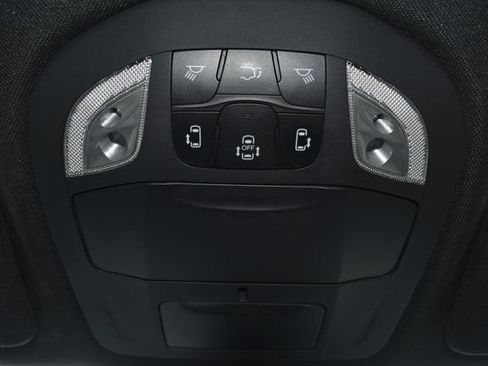 Used 2021 Chrysler Pacifica Limited w/ S Appearance Package image 35