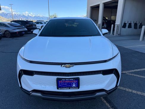 Used 2025 Chevrolet Equinox EV LT image 9