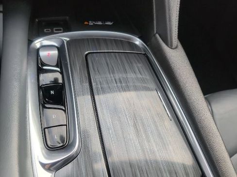 Used 2023 Buick Enclave Essence image 34