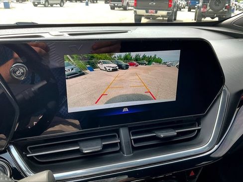 Used 2025 Chevrolet Trax RS w/ Driver Confidence Package FWD image 14