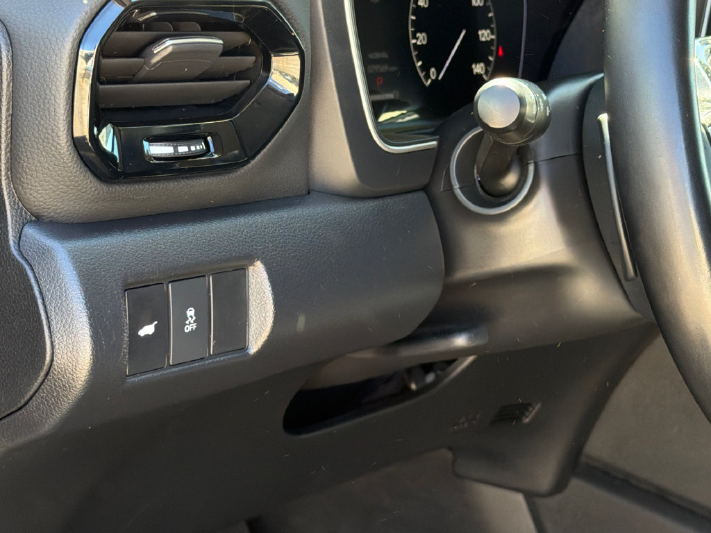 Used 2025 Honda Pilot EX-L image 17