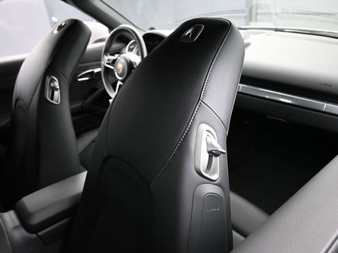 Certified 2025 Porsche 718 Boxster RWD image 25