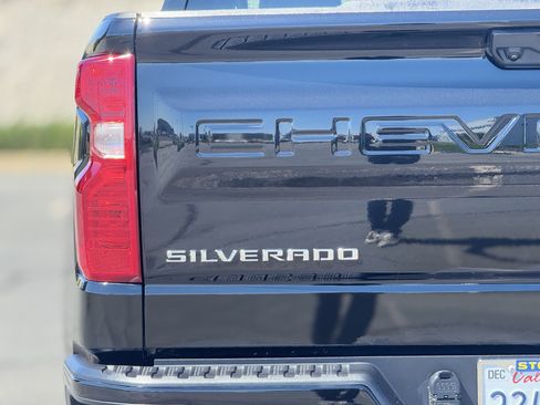 Certified 2025 Chevrolet Silverado 1500 Custom AWD/4WD image 7