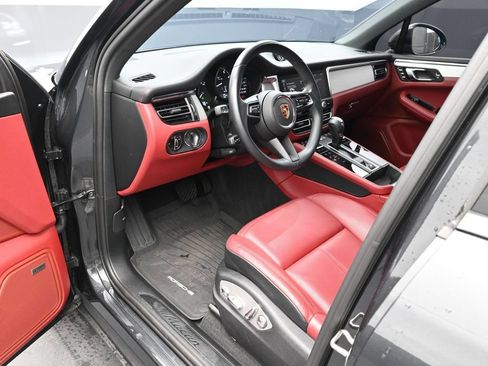 Used 2024 Porsche Macan AWD/4WD image 4
