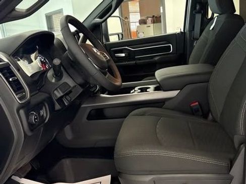 New 2026 RAM 2500 Big Horn AWD/4WD image 10