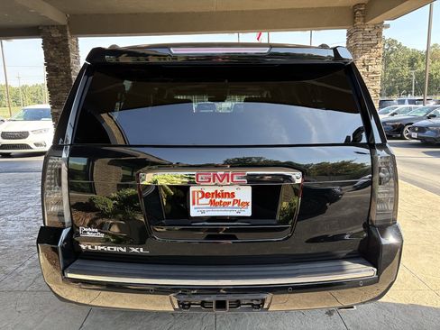 Used 2017 GMC Yukon XL Denali w/ Open Road Package AWD/4WD image 7