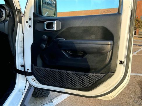 Used 2020 Jeep Wrangler Sport image 27