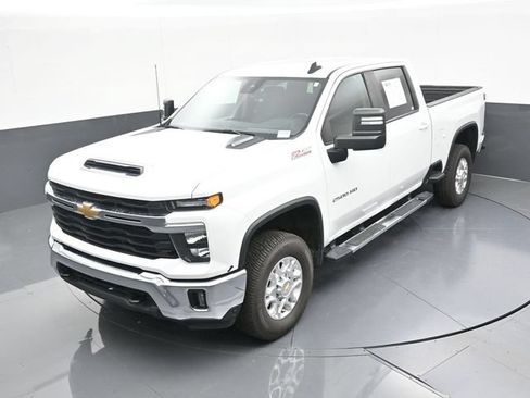 Used 2024 Chevrolet Silverado 2500 LT AWD/4WD image 67