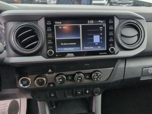 Used 2020 Toyota Tacoma TRD Sport image 20