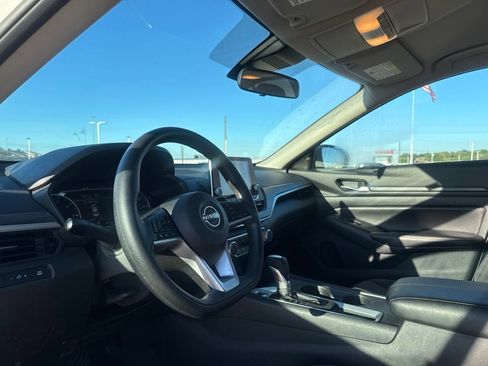 Certified 2025 Nissan Altima 2.5 SV FWD image 29