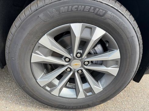 New 2027 Chevrolet Equinox LT w/ Convenience Package II AWD/4WD image 9