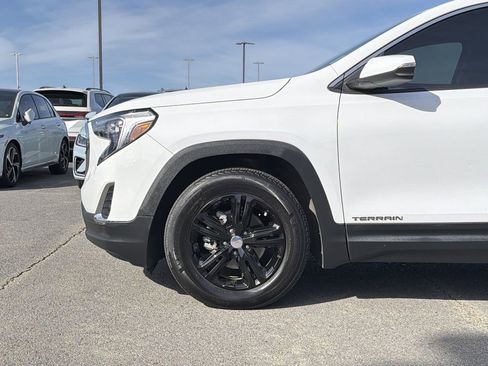 Used 2021 GMC Terrain SLE w/ Driver Convenience Package image 9