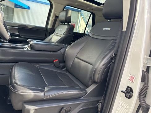 Used 2025 Ford Expedition Max Platinum AWD/4WD image 9