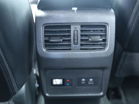 Used 2023 Nissan Rogue SL w/ SL Premium Package image 29