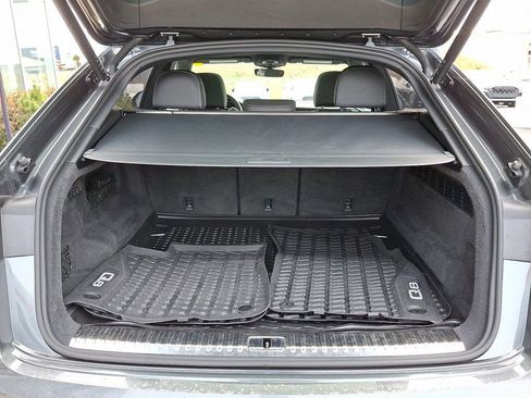 Used 2023 Audi Q8 Prestige image 28