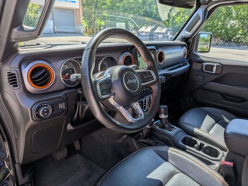 Used 2023 Jeep Gladiator Mojave w/ LED Lighting Group AWD/4WD image 12