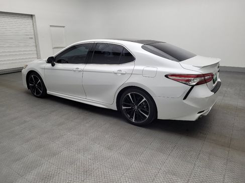 Used 2018 Toyota Camry XSE image 3