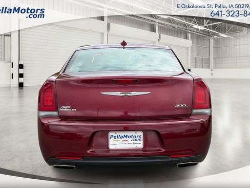 Used 2019 Chrysler 300 S AWD/4WD image 4