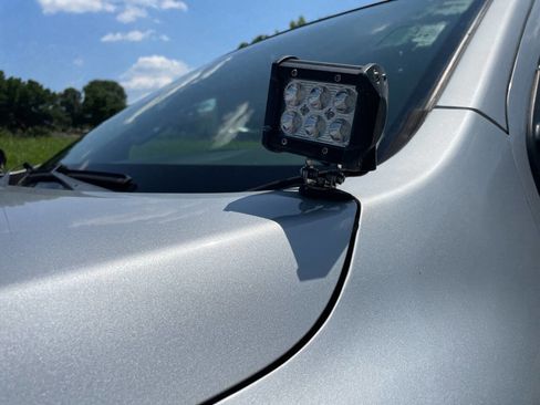 Used 2017 Nissan Titan SV image 14