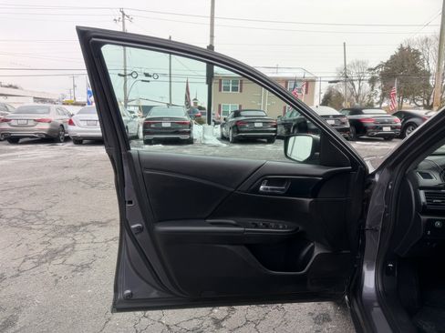 Used 2014 Honda Accord Sport image 9