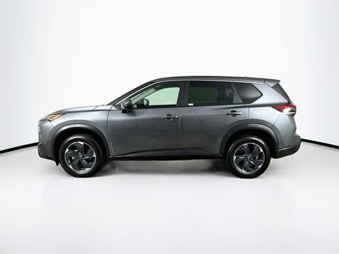 Used 2025 Nissan Rogue SV FWD image 4