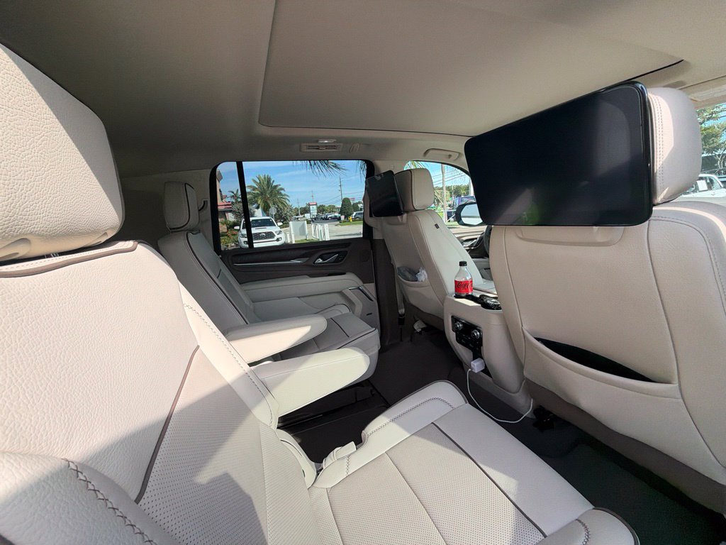 Used 2024 GMC Yukon XL Denali w/ Advanced Technology Package AWD/4WD image 14