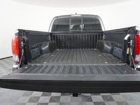 Used 2018 Toyota Tacoma SR w/ SR Convenience Package image 35