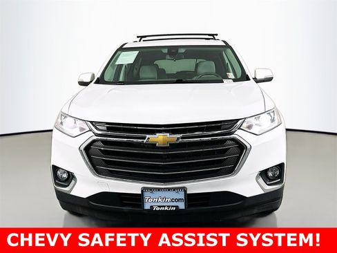 Used 2021 Chevrolet Traverse LT image 2