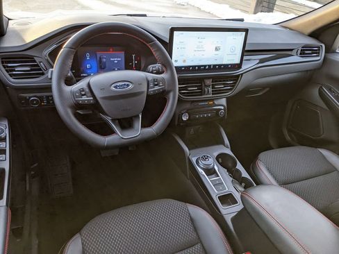 Used 2025 Ford Escape ST-Line Select w/ Tech Pack #1 image 12