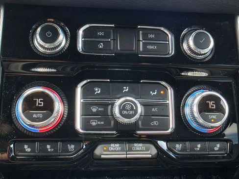 Used 2021 GMC Yukon Denali w/ Denali Premium Package AWD/4WD image 47