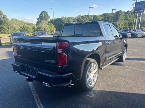 Used 2023 Chevrolet Silverado 1500 High Country w/ High Country Premium Package AWD/4WD image 3