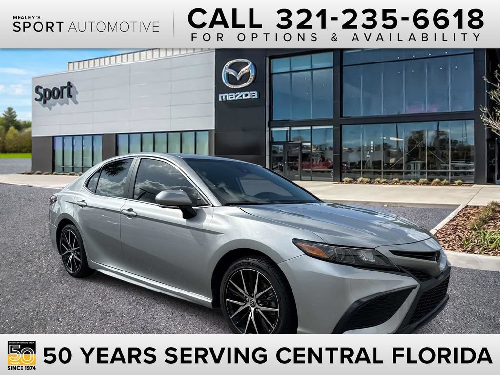 Used 2023 Toyota Camry SE FWD image 1