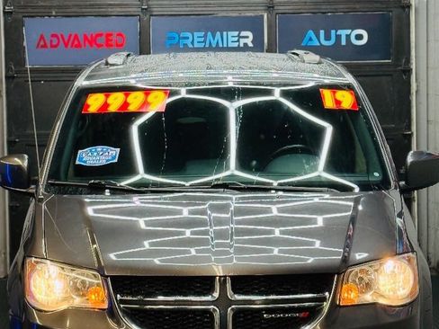 Used 2019 Dodge Grand Caravan SXT image 5
