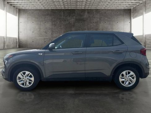 Used 2023 Hyundai Venue SE FWD image 8