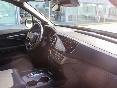 Used 2025 Honda Passport EX-L image 21
