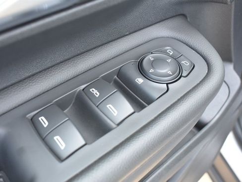 Used 2023 GMC Terrain SLE w/ Driver Convenience Package FWD image 12