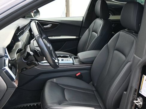 Used 2020 Audi Q8 Premium Plus w/ Premium Plus Package AWD/4WD image 17